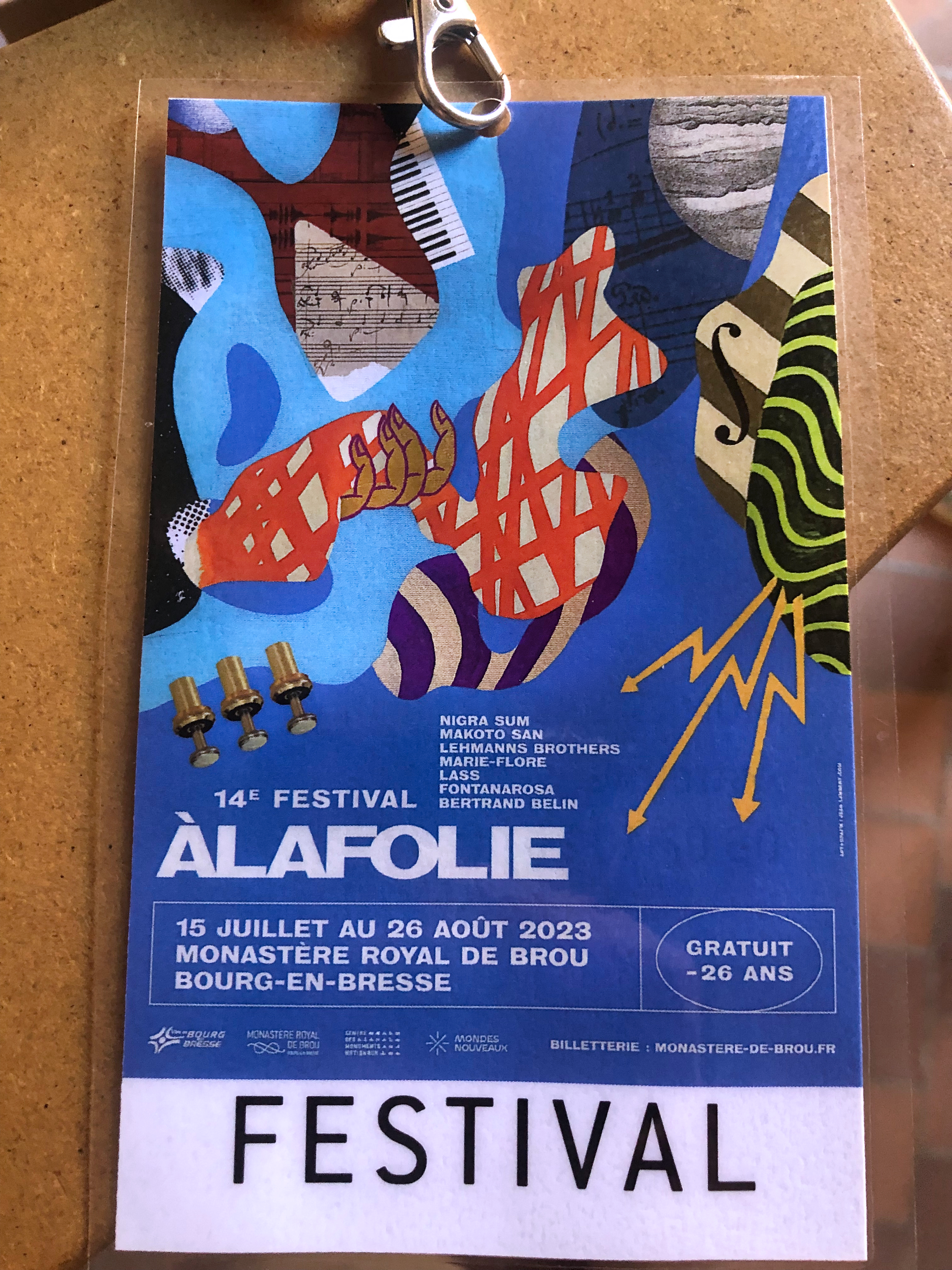 A LA FOLIE